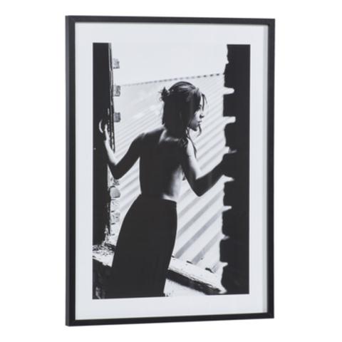 Image 50x70 cm femme fenêtre noir pas cher